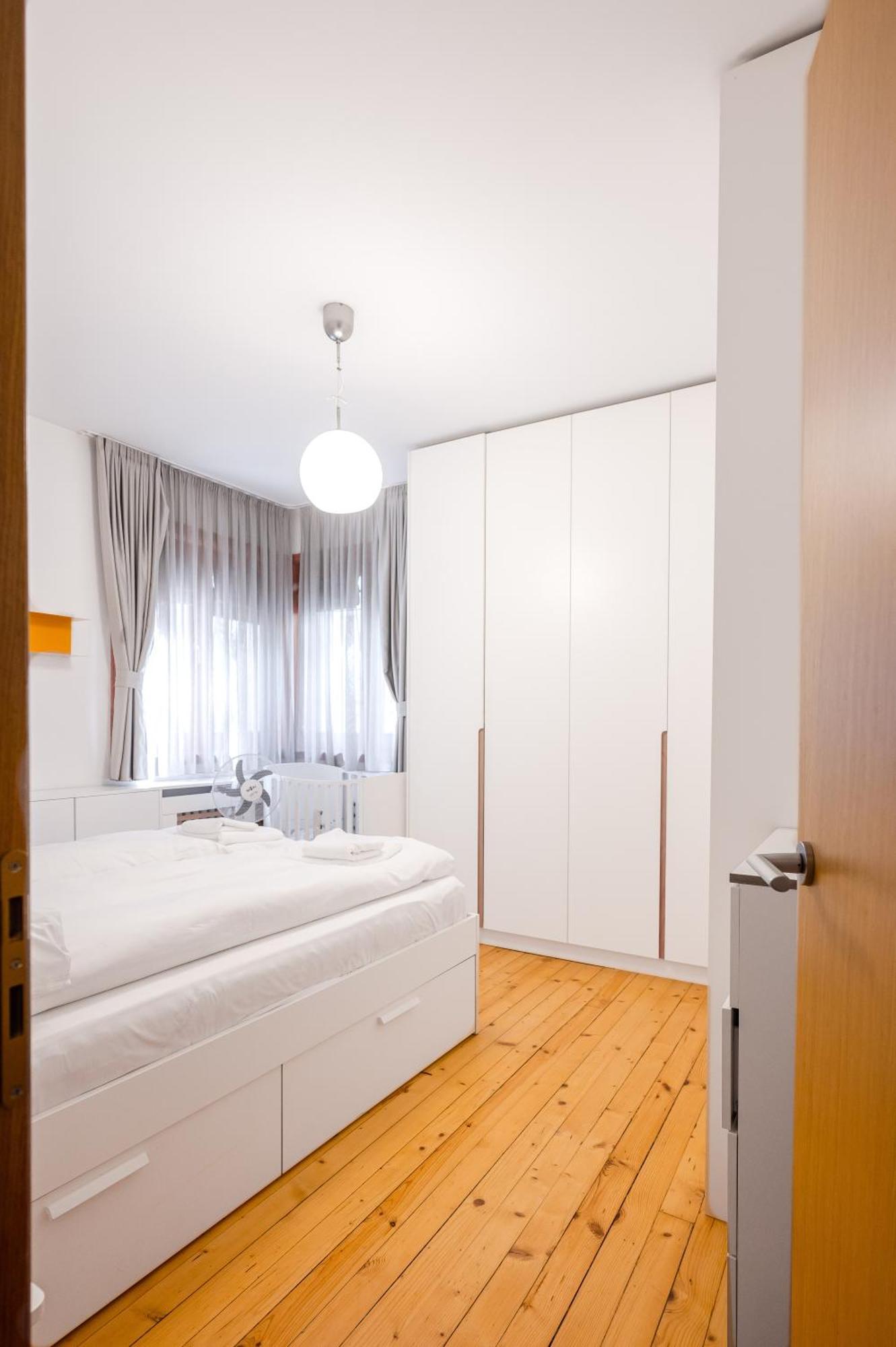 Colorful Getaway Right Next To Ndk By Flat Mаnager Apartament *